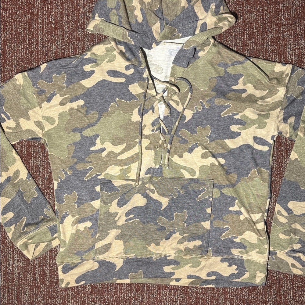 BKE lace up hoodie camo green loose fit v neck relaxed casual sweatshirt small